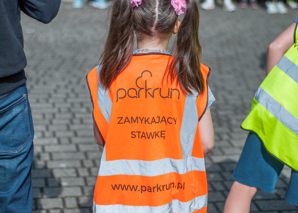 Za nami kolejna, majowa odsłona spotkań biegowych parkrun. Dzisiejsza, 410. edycja została zorganizowana z okazji Dnia Dziecka. Byliśmy na niej i my!