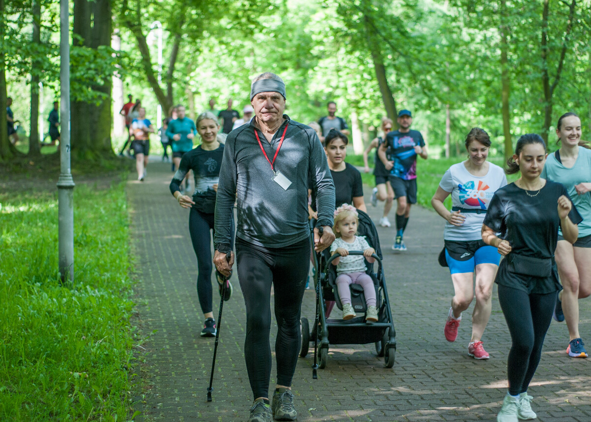Za nami kolejna, majowa odsłona spotkań biegowych parkrun. Dzisiejsza, 410. edycja została zorganizowana z okazji Dnia Dziecka. Byliśmy na niej i my!