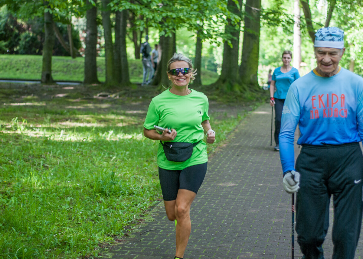 Za nami kolejna, majowa odsłona spotkań biegowych parkrun. Dzisiejsza, 410. edycja została zorganizowana z okazji Dnia Dziecka. Byliśmy na niej i my!