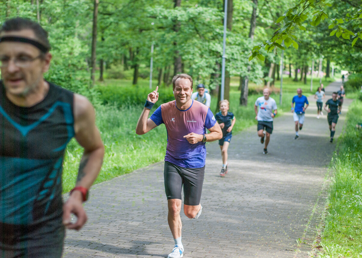 Za nami kolejna, majowa odsłona spotkań biegowych parkrun. Dzisiejsza, 410. edycja została zorganizowana z okazji Dnia Dziecka. Byliśmy na niej i my!