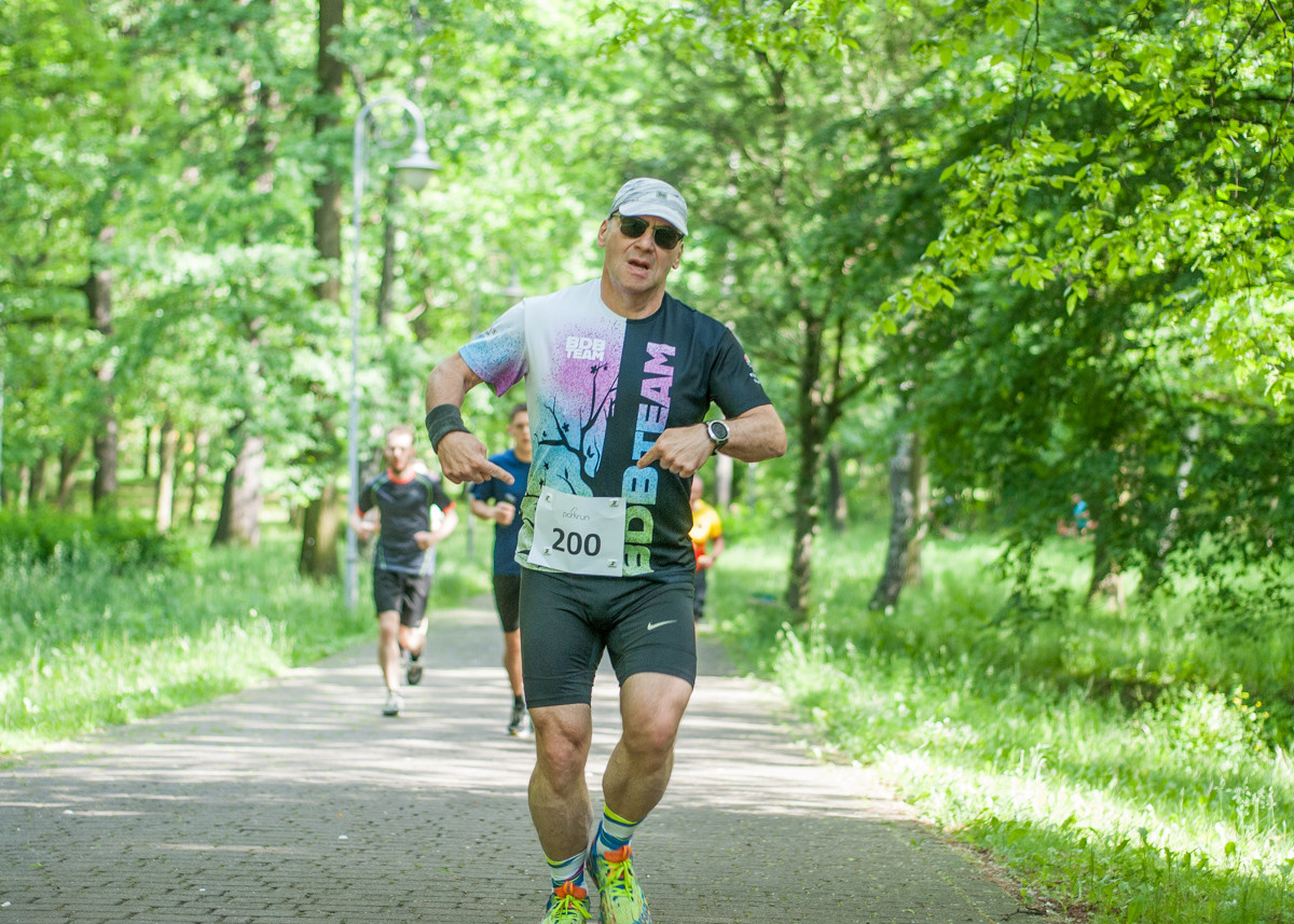 Za nami kolejna, majowa odsłona spotkań biegowych parkrun. Dzisiejsza, 410. edycja została zorganizowana z okazji Dnia Dziecka. Byliśmy na niej i my!