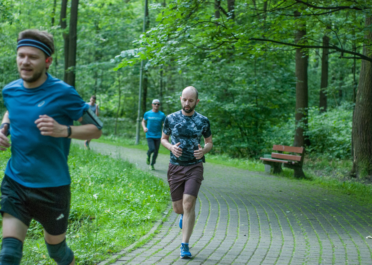 Za nami kolejna, majowa odsłona spotkań biegowych parkrun. Dzisiejsza, 410. edycja została zorganizowana z okazji Dnia Dziecka. Byliśmy na niej i my!