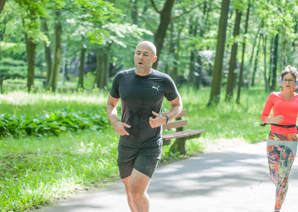 Za nami kolejna, majowa odsłona spotkań biegowych parkrun. Dzisiejsza, 410. edycja została zorganizowana z okazji Dnia Dziecka. Byliśmy na niej i my!