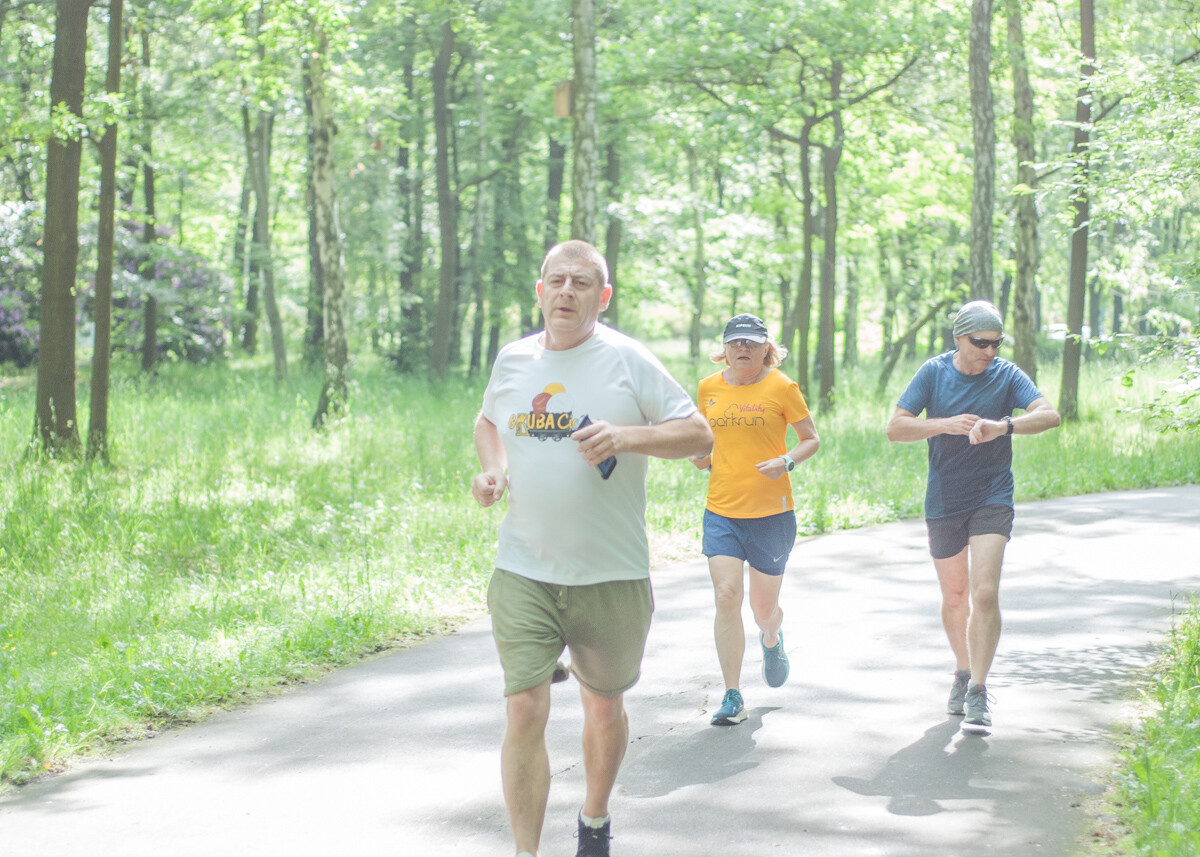 Za nami kolejna, majowa odsłona spotkań biegowych parkrun. Dzisiejsza, 410. edycja została zorganizowana z okazji Dnia Dziecka. Byliśmy na niej i my!