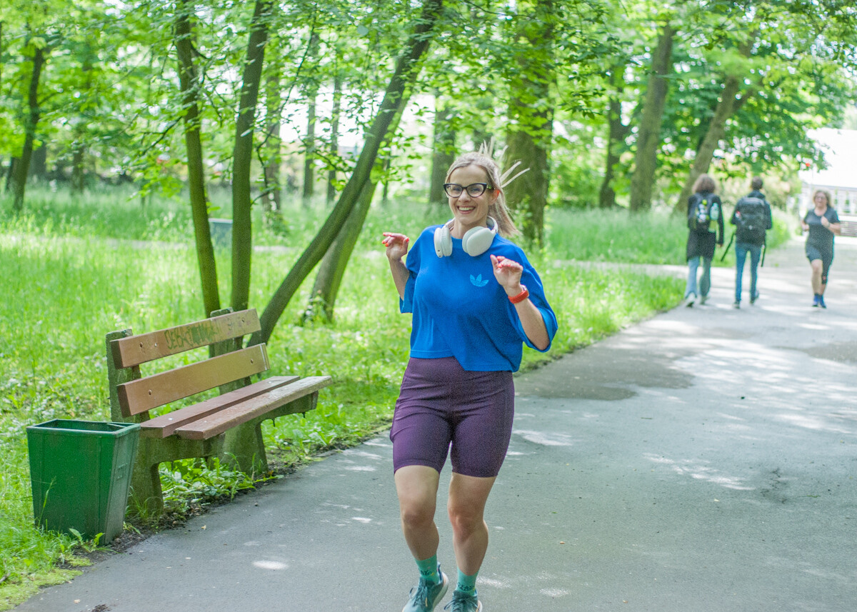 Za nami kolejna, majowa odsłona spotkań biegowych parkrun. Dzisiejsza, 410. edycja została zorganizowana z okazji Dnia Dziecka. Byliśmy na niej i my!