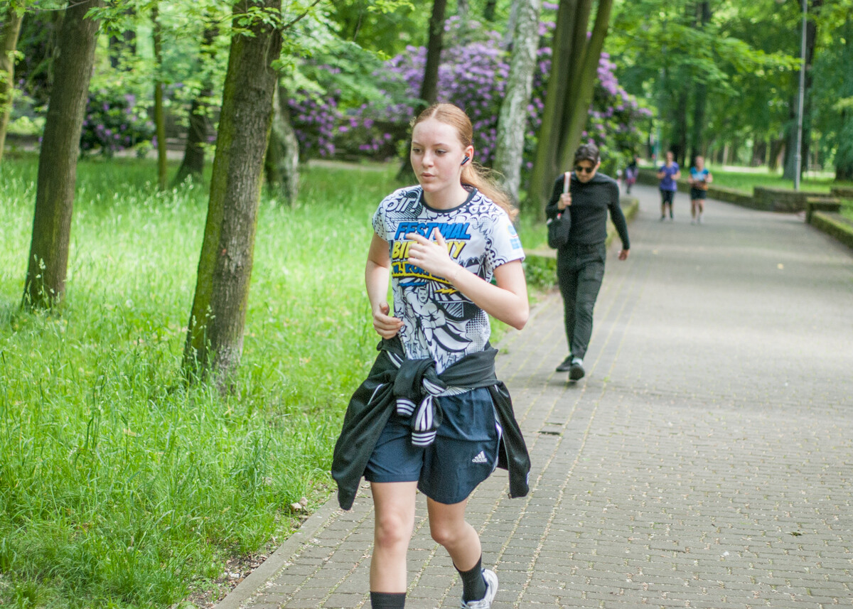 Za nami kolejna, majowa odsłona spotkań biegowych parkrun. Dzisiejsza, 410. edycja została zorganizowana z okazji Dnia Dziecka. Byliśmy na niej i my!