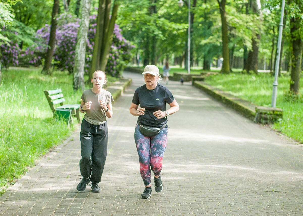 Za nami kolejna, majowa odsłona spotkań biegowych parkrun. Dzisiejsza, 410. edycja została zorganizowana z okazji Dnia Dziecka. Byliśmy na niej i my!