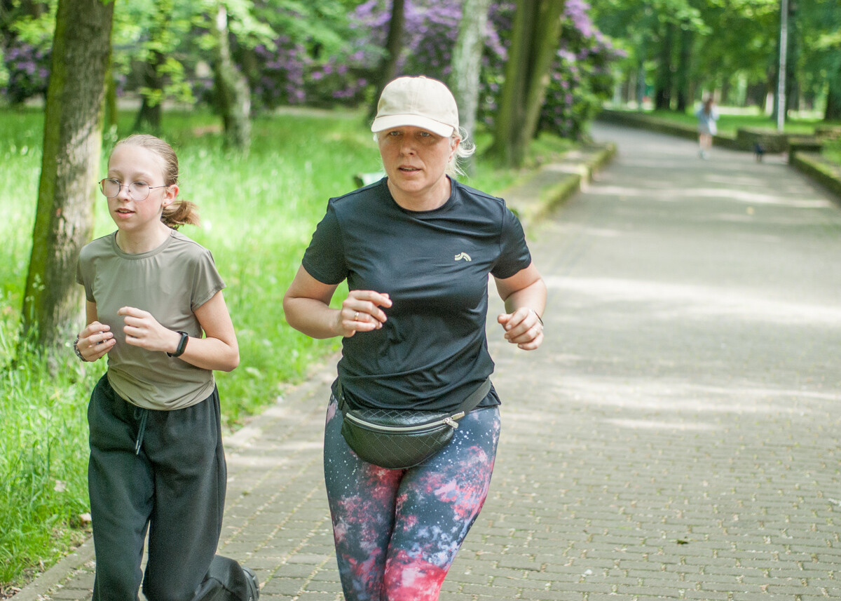 Za nami kolejna, majowa odsłona spotkań biegowych parkrun. Dzisiejsza, 410. edycja została zorganizowana z okazji Dnia Dziecka. Byliśmy na niej i my!