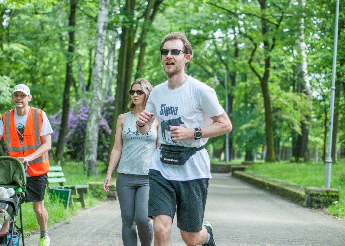 Za nami kolejna, majowa odsłona spotkań biegowych parkrun. Dzisiejsza, 410. edycja została zorganizowana z okazji Dnia Dziecka. Byliśmy na niej i my!