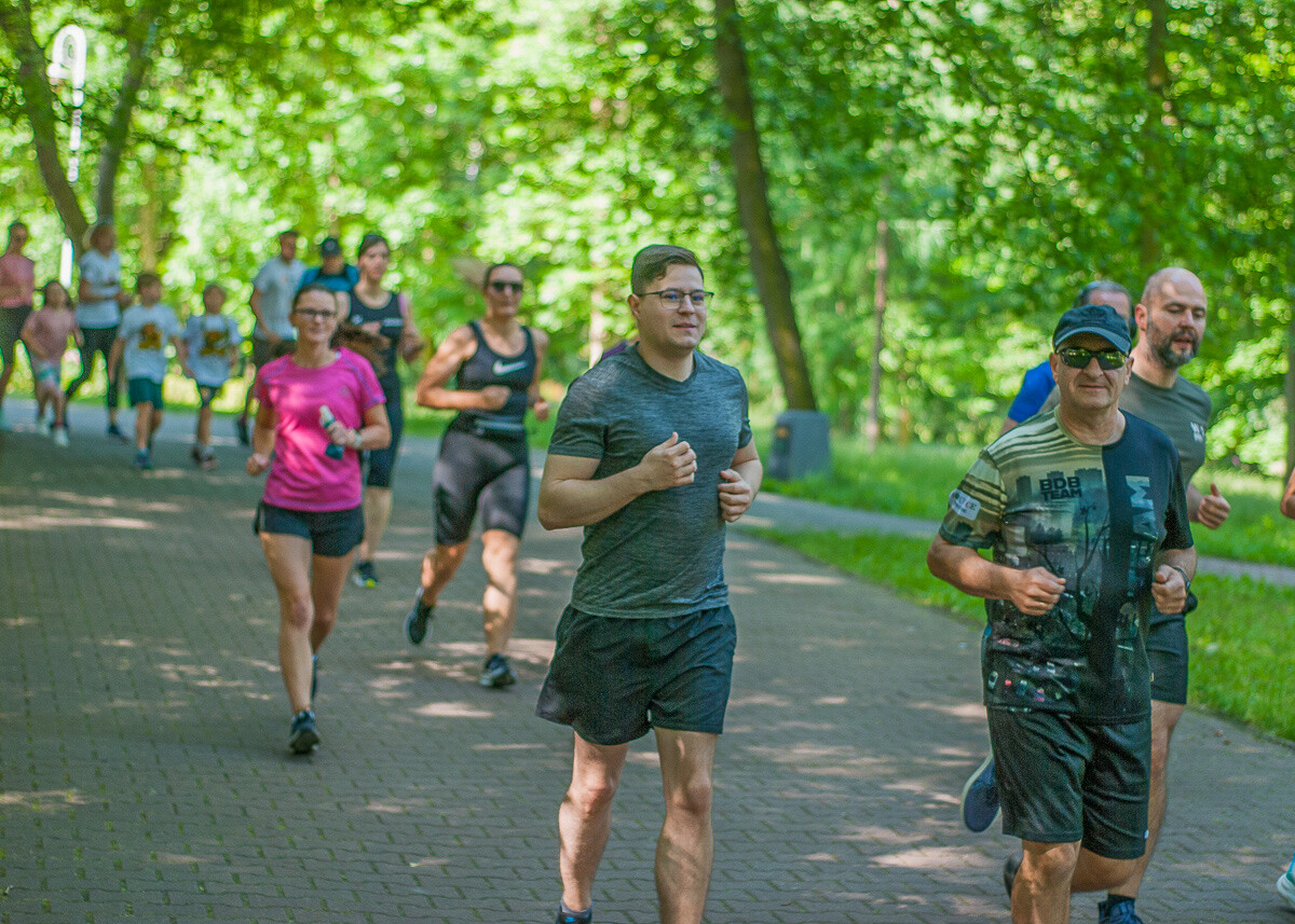 Kolejna specjalna edycja spotkań parkrun za nami. W słoneczny, sobotni poranek w parku Kościuszki po raz kolejny pojawił się tłum ludzi.