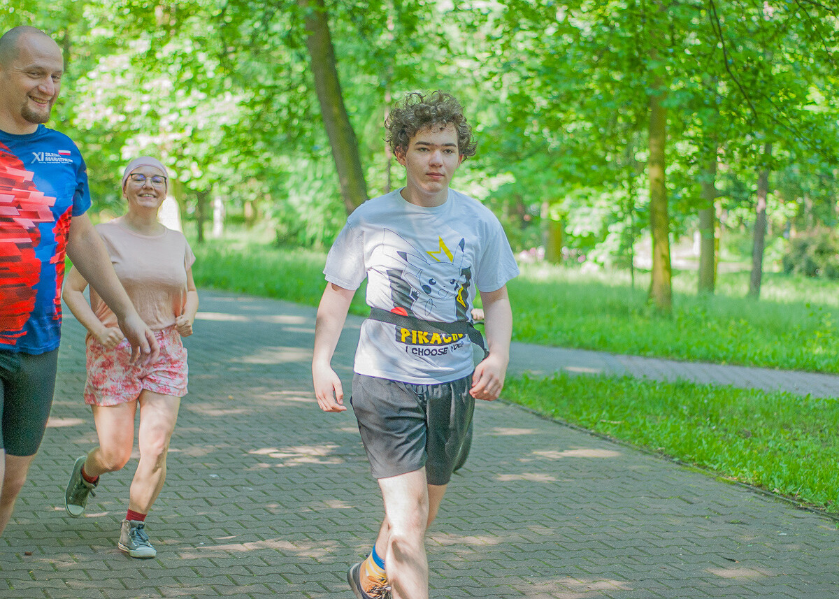 Kolejna specjalna edycja spotkań parkrun za nami. W słoneczny, sobotni poranek w parku Kościuszki po raz kolejny pojawił się tłum ludzi.