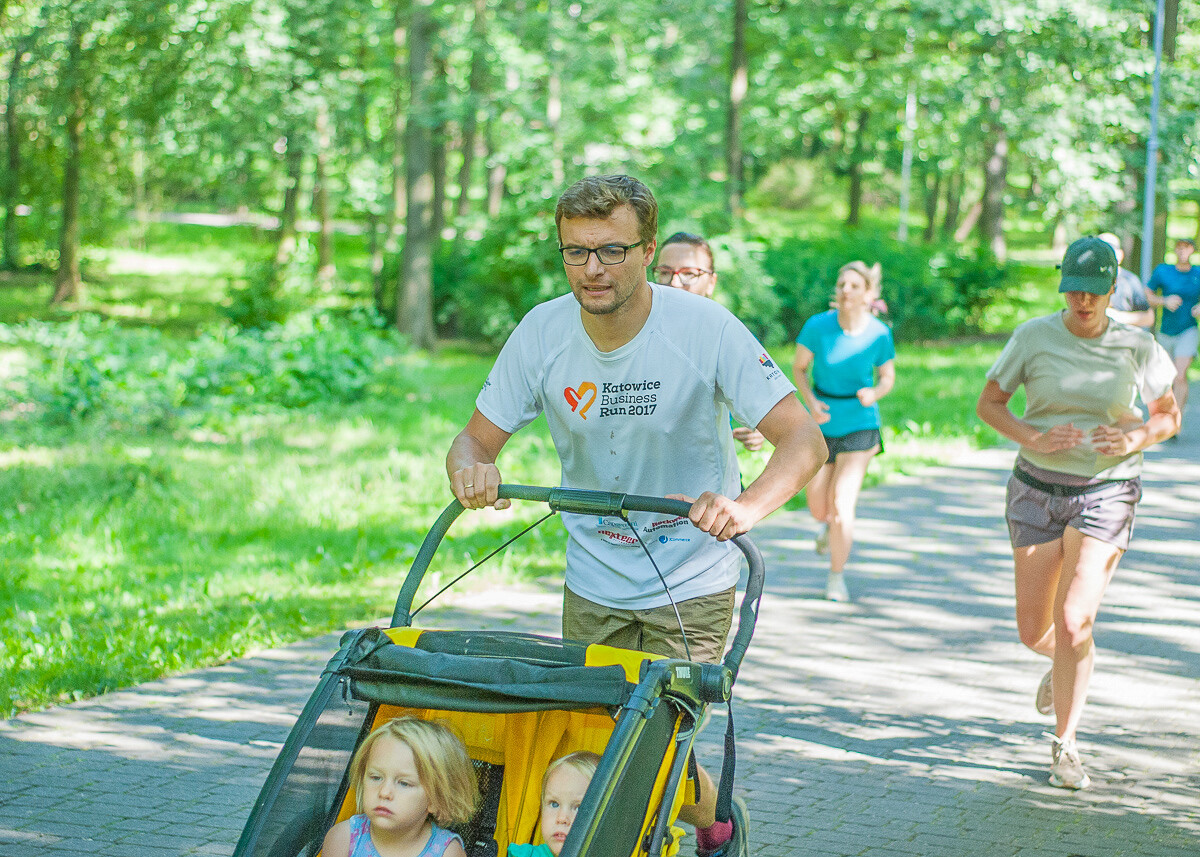 Kolejna specjalna edycja spotkań parkrun za nami. W słoneczny, sobotni poranek w parku Kościuszki po raz kolejny pojawił się tłum ludzi.