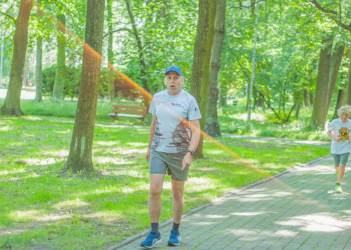 Kolejna specjalna edycja spotkań parkrun za nami. W słoneczny, sobotni poranek w parku Kościuszki po raz kolejny pojawił się tłum ludzi.