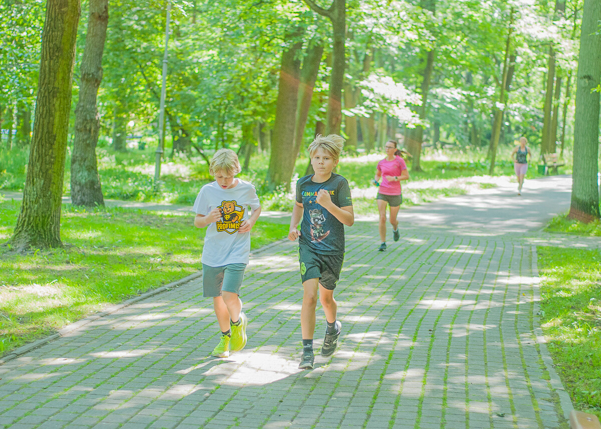 Kolejna specjalna edycja spotkań parkrun za nami. W słoneczny, sobotni poranek w parku Kościuszki po raz kolejny pojawił się tłum ludzi.