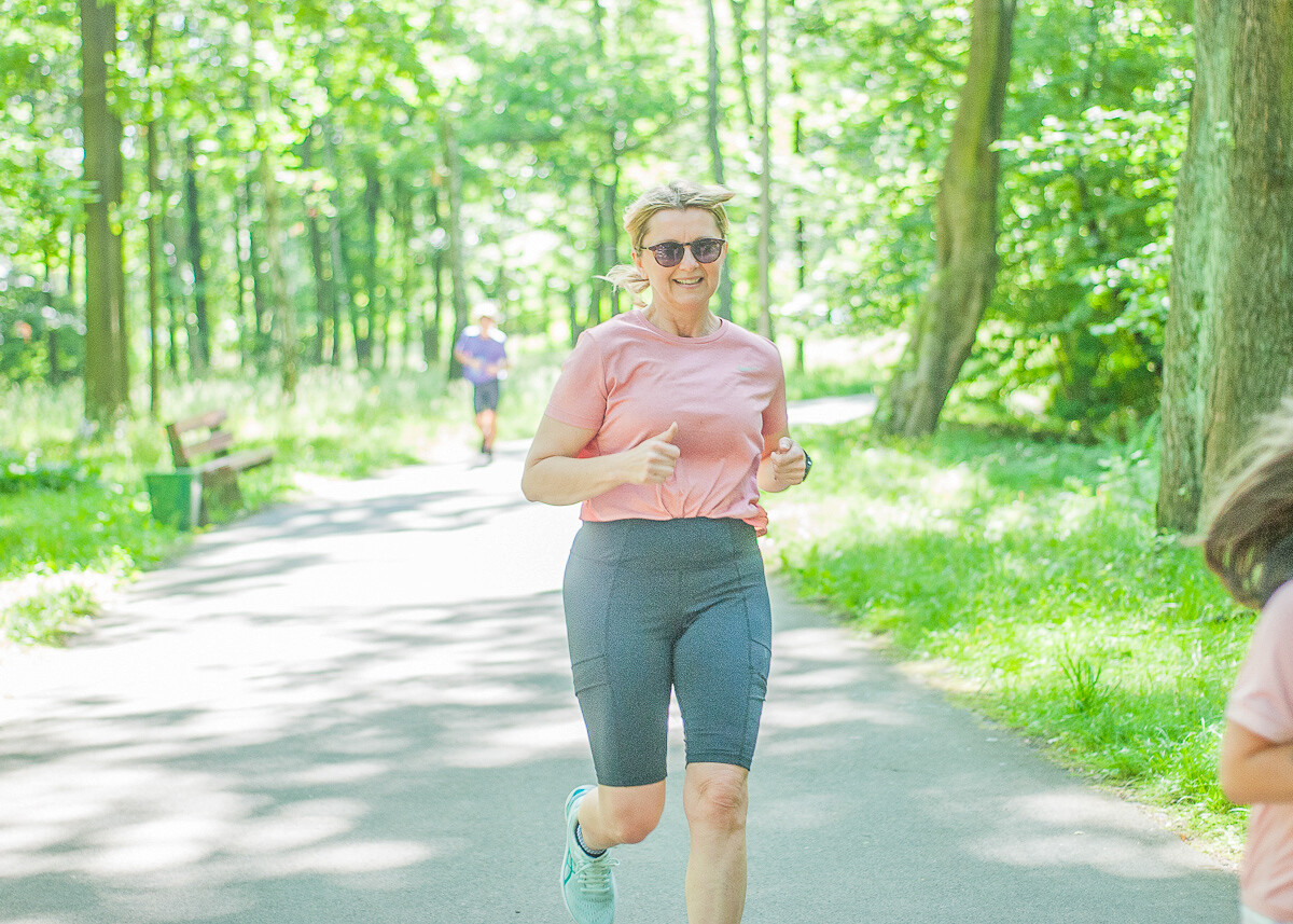 Kolejna specjalna edycja spotkań parkrun za nami. W słoneczny, sobotni poranek w parku Kościuszki po raz kolejny pojawił się tłum ludzi.