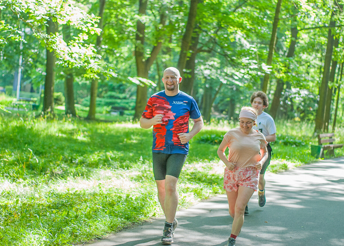 Kolejna specjalna edycja spotkań parkrun za nami. W słoneczny, sobotni poranek w parku Kościuszki po raz kolejny pojawił się tłum ludzi.