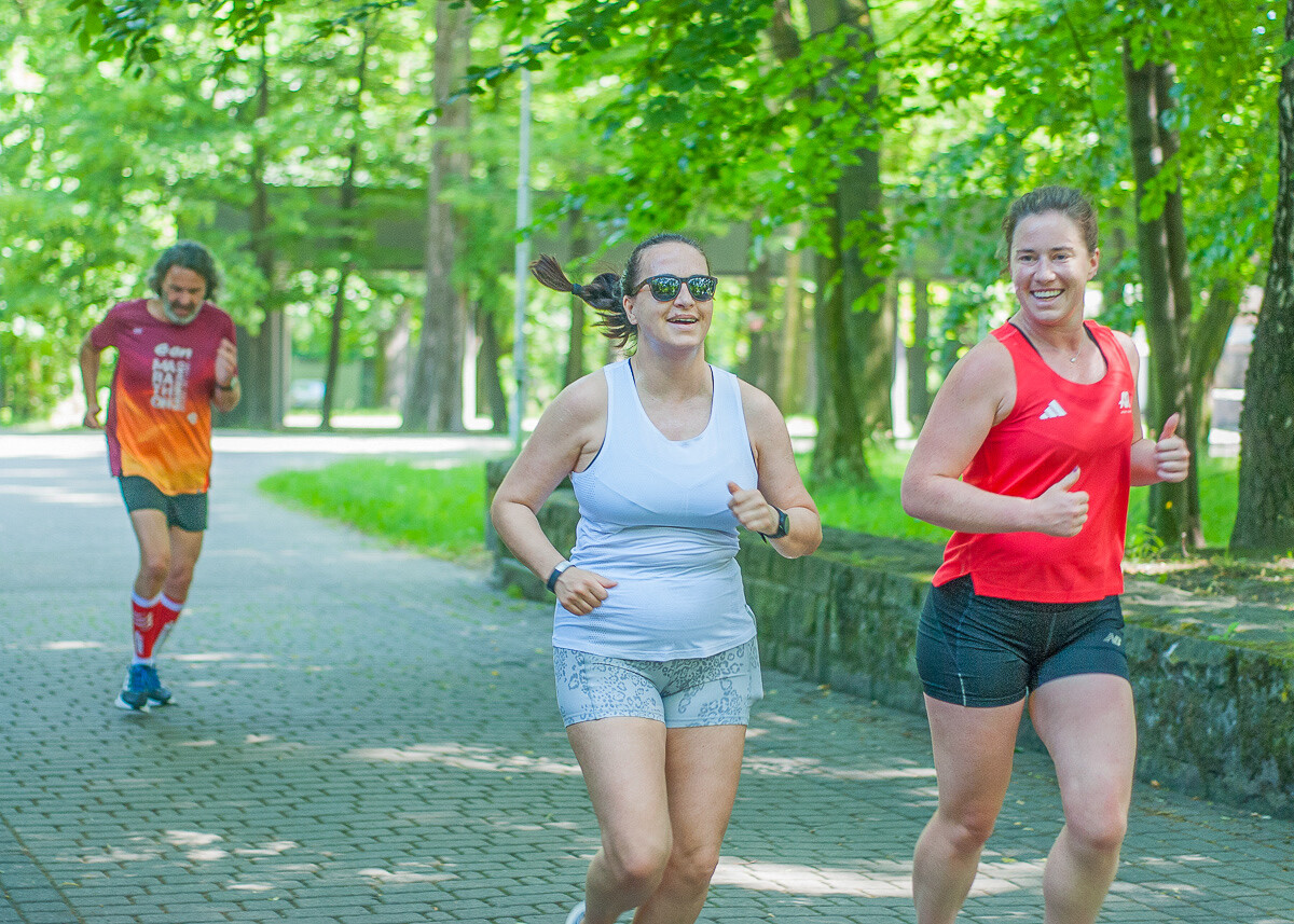 Kolejna specjalna edycja spotkań parkrun za nami. W słoneczny, sobotni poranek w parku Kościuszki po raz kolejny pojawił się tłum ludzi.