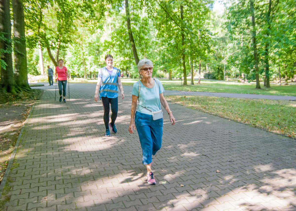 Za nami specjalna, śląska odsłona spotkań parkrun. W letni, sobotni poranek biegacze znów opanowali Park Kościuszki. Tym razem w żółto-niebieskich barwach.
