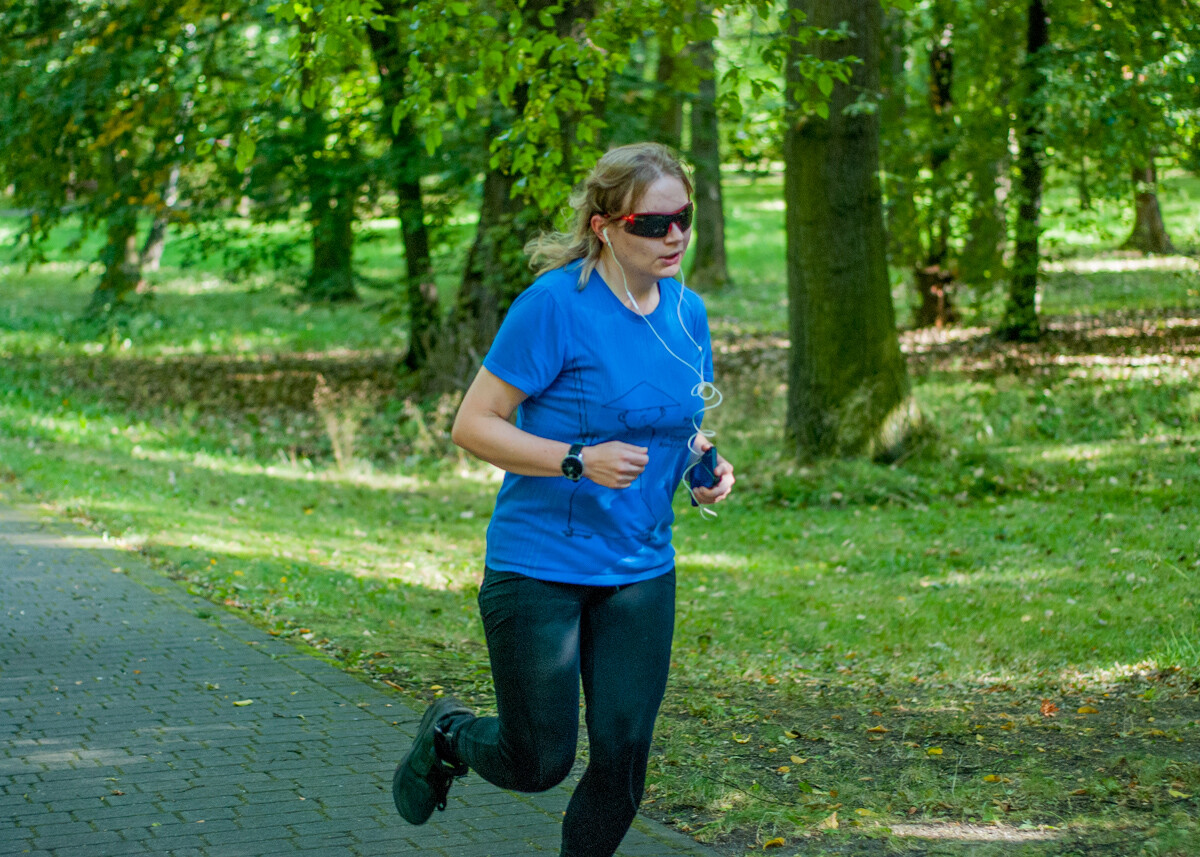 Za nami specjalna, śląska odsłona spotkań parkrun. W letni, sobotni poranek biegacze znów opanowali Park Kościuszki. Tym razem w żółto-niebieskich barwach.