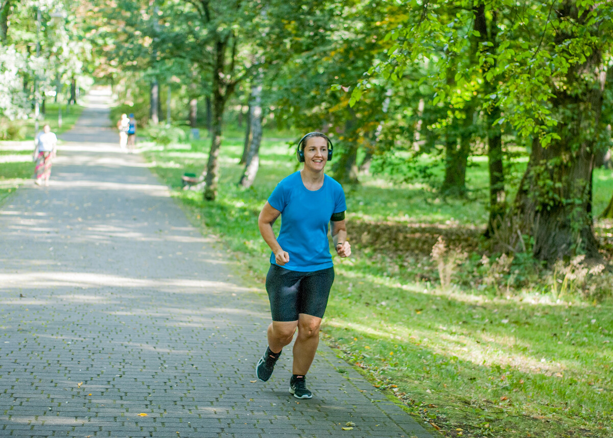 Za nami specjalna, śląska odsłona spotkań parkrun. W letni, sobotni poranek biegacze znów opanowali Park Kościuszki. Tym razem w żółto-niebieskich barwach.