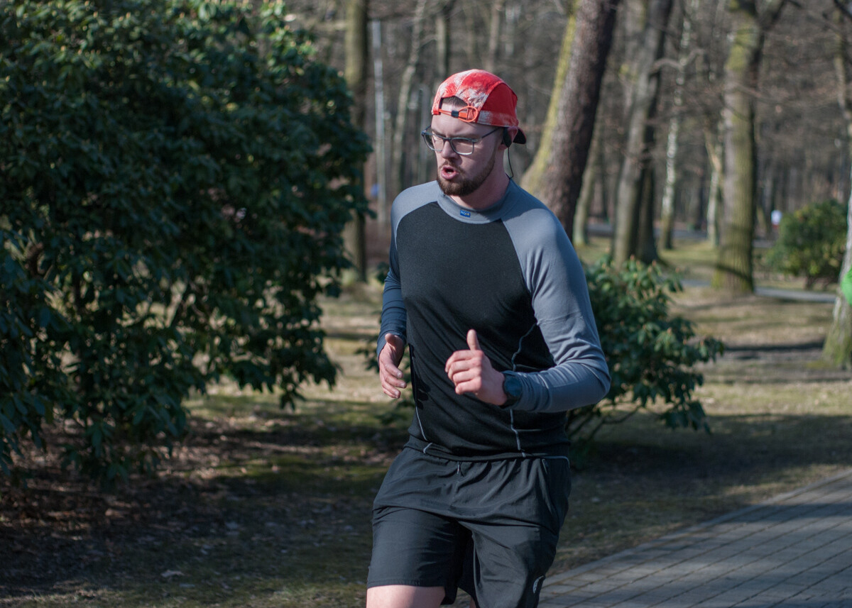 Kolejne biegowe spotkanie z cyklu parkrun za nami, tym razem przy okazji sportowej soboty, obchodzono także Dzień Kobiet. My także tam byliśmy i mamy zdjęcia!