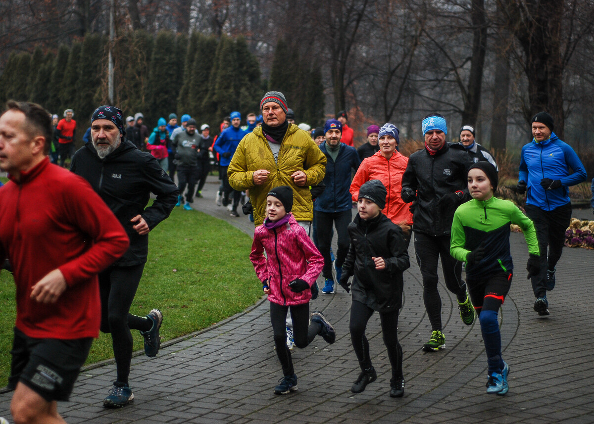Pierwsza edycja parkrun Katowice w roku 2024 za nami. Mimo iż pogoda nie zachęca do wyjścia, w zawodach wzięło udział sporo osób.