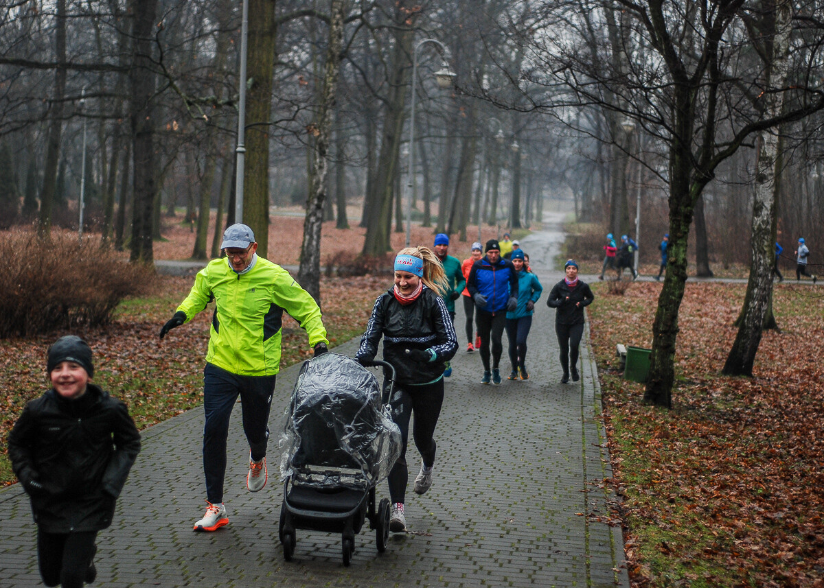 Pierwsza edycja parkrun Katowice w roku 2024 za nami. Mimo iż pogoda nie zachęca do wyjścia, w zawodach wzięło udział sporo osób.