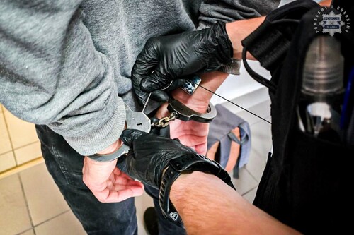 Policja zatrzymuje nieuchwytnych przestępców. 209 osób w rękach służb!