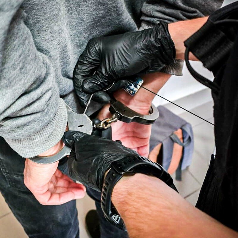 Policja zatrzymuje nieuchwytnych przestępców. 209 osób w rękach służb!