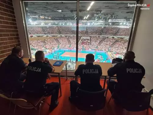 Policjanci z Katowic zabezpieczali mecz siatkówki