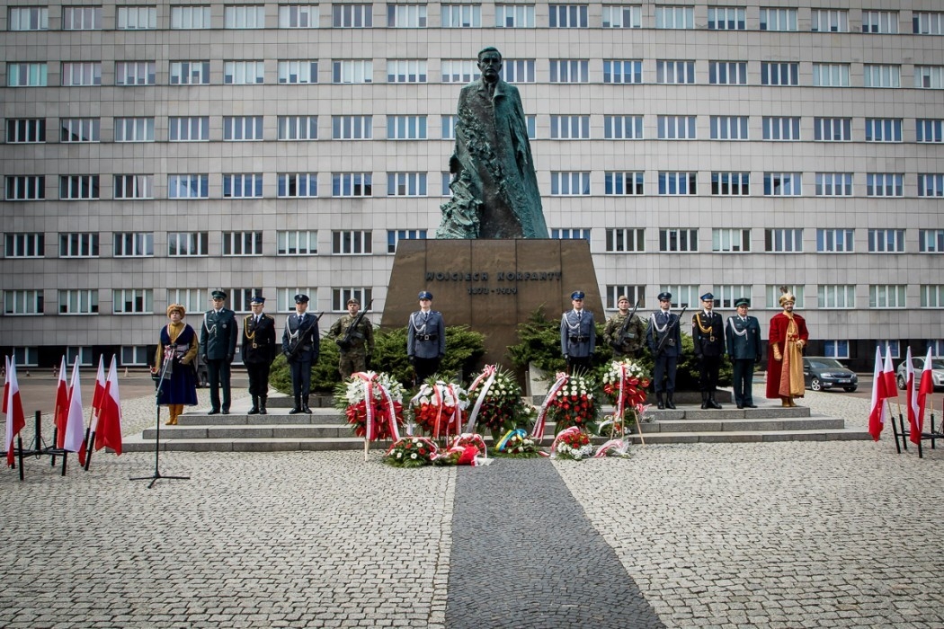 Przedstawiciele w&#322;adz samorz&#261;dowych uczcili &#346;wi&#281;to Konstytucji 3 Maja [ZDJ&#280;CIA]