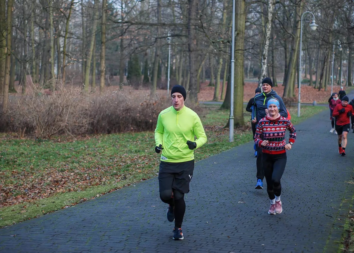 Przedostatni tegoroczny bieg parkrun Katowice za nami - spory tłum pojawił się na przedświątecznej edycji biegowych spotkań.