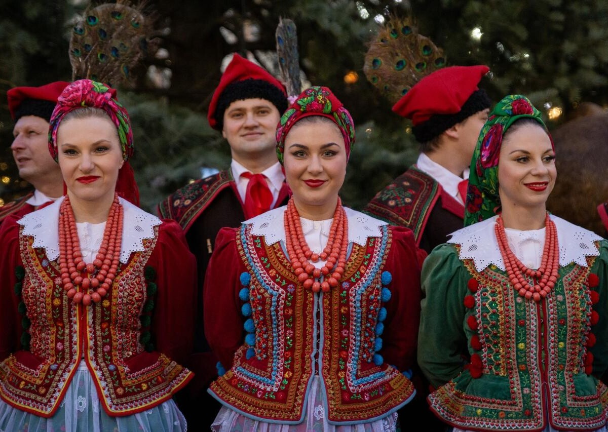 Na katowickim Rynku rozświetliła się choinka. Zobacz zdjęcia! / fot. UM Katowice FB