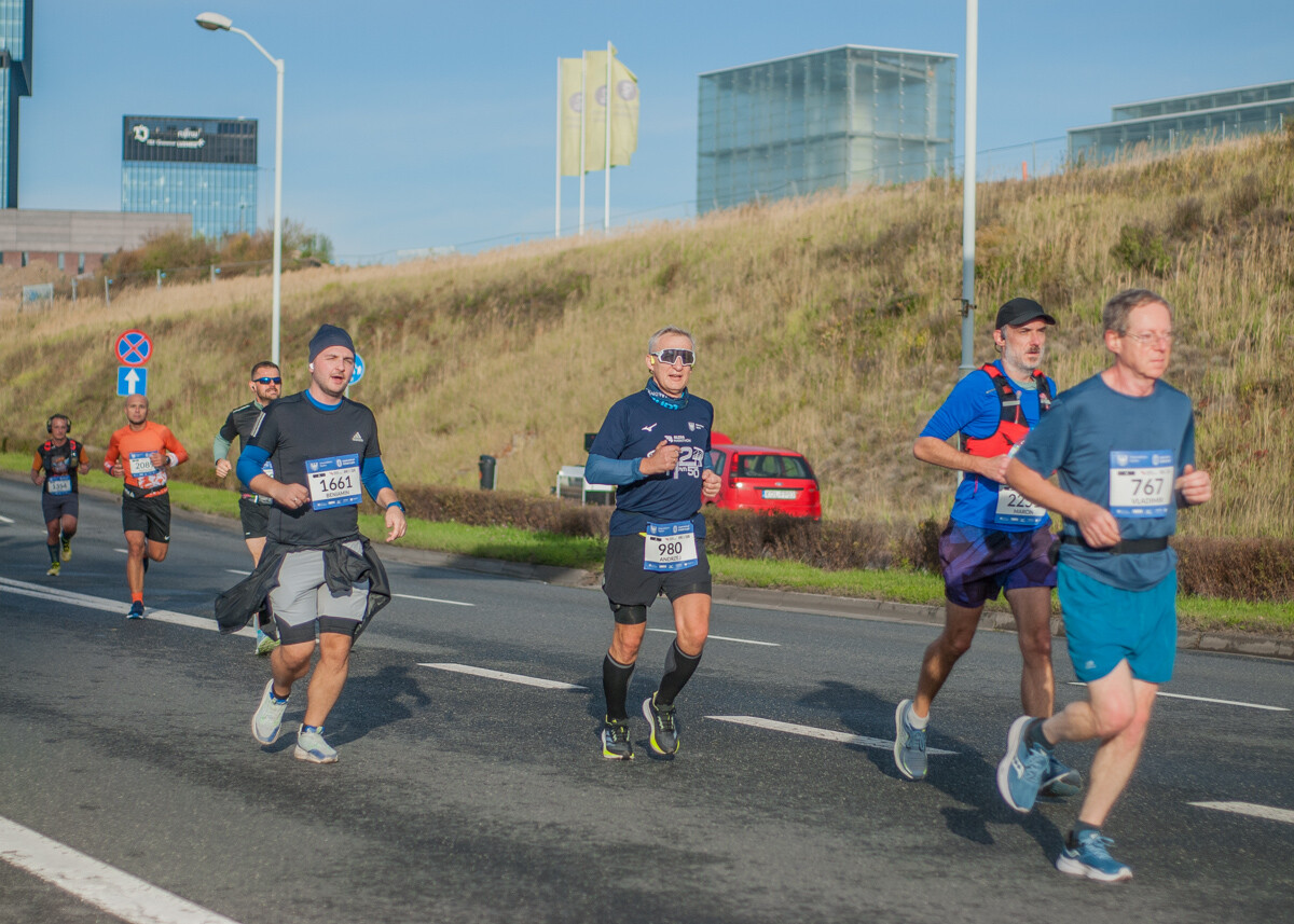 Za nami Silesia Marathon, edycja 2025., tysiące uczestników maratonu, a także półmaratonu biegło dziś ulicami śląskich miast.