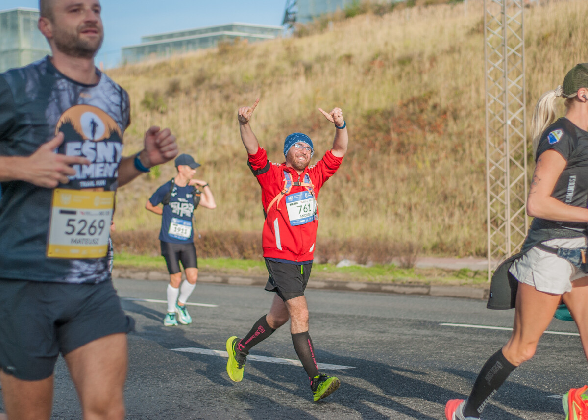 Za nami Silesia Marathon, edycja 2025., tysiące uczestników maratonu, a także półmaratonu biegło dziś ulicami śląskich miast.