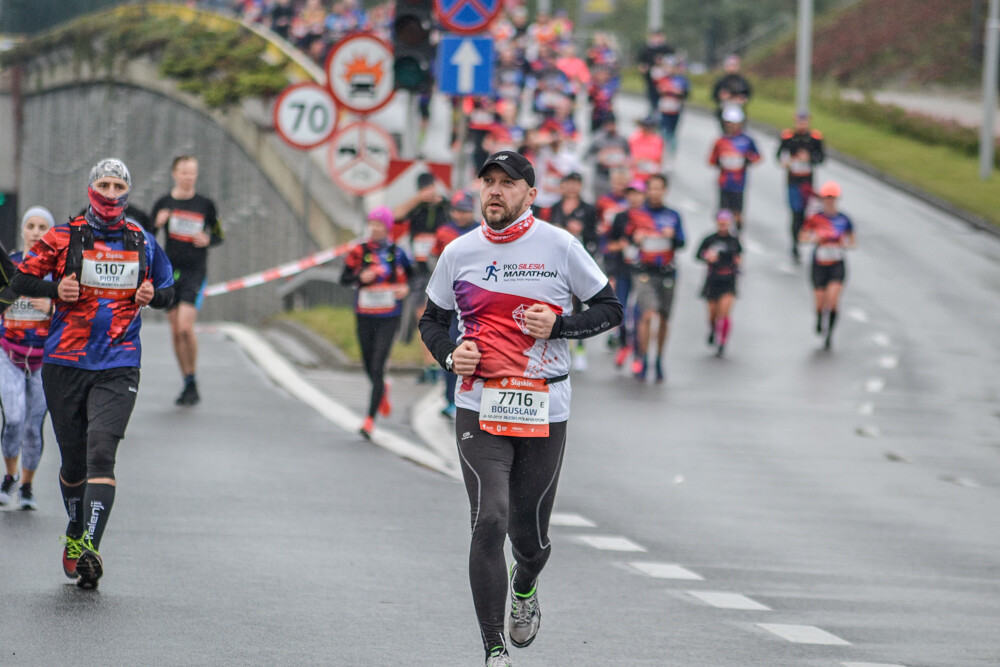 W niedzielny poranek i przedpołudnie ulicami Chorzowa i Katowic przebiegło kilka tysięcy osób, uczestników jednej z największych imprez biegowych w naszym regionie. Silesia Marathon za nami, mamy zdjęcia!
