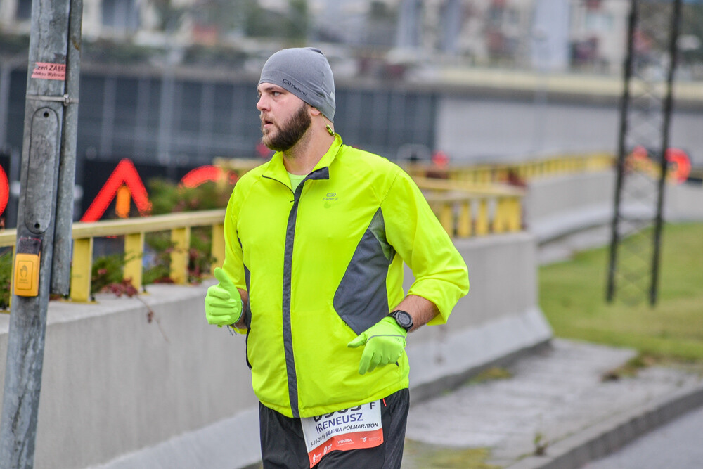 W niedzielny poranek i przedpołudnie ulicami Chorzowa i Katowic przebiegło kilka tysięcy osób, uczestników jednej z największych imprez biegowych w naszym regionie. Silesia Marathon za nami, mamy zdjęcia!