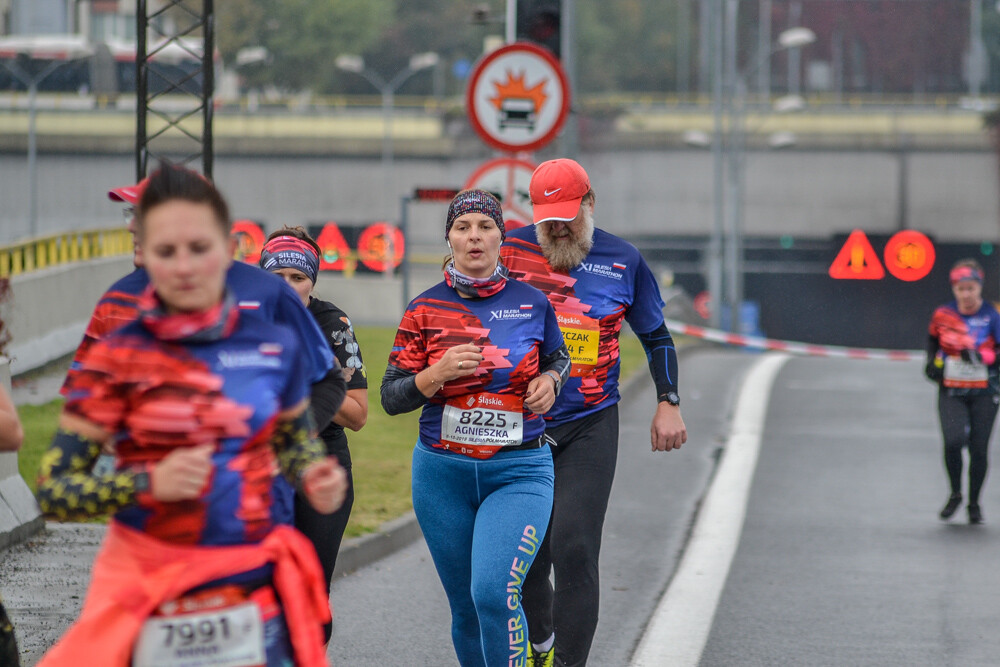 W niedzielny poranek i przedpołudnie ulicami Chorzowa i Katowic przebiegło kilka tysięcy osób, uczestników jednej z największych imprez biegowych w naszym regionie. Silesia Marathon za nami, mamy zdjęcia!