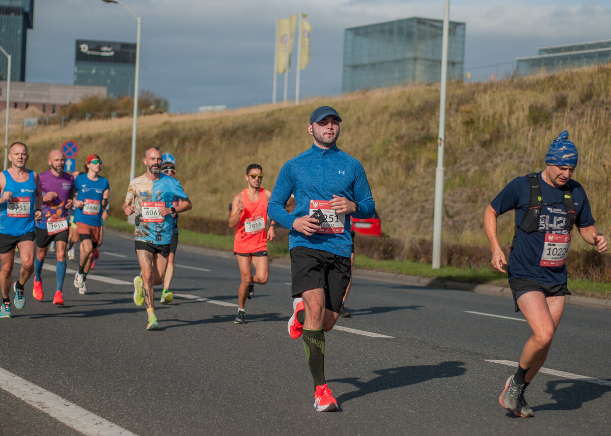 Silesia Półmaraton 2025 za nami. Pogoda i frekwencja dopisały wzorowo - na trasie pojawiły się tysiące zawodników.