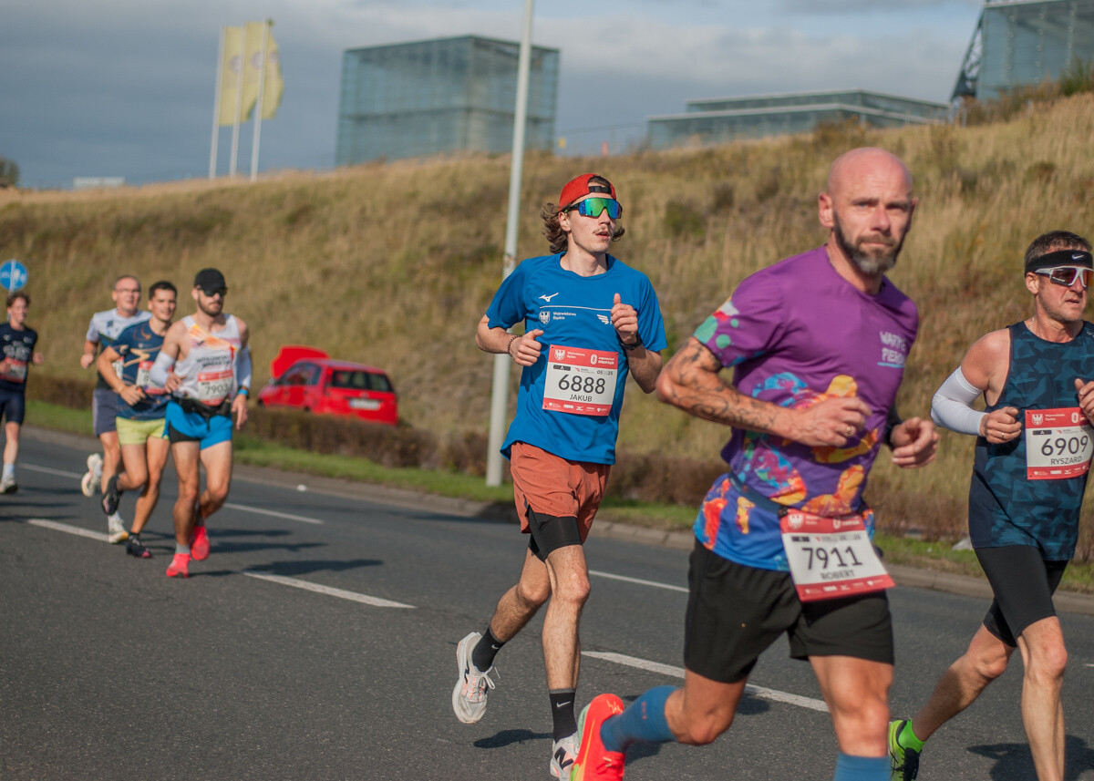 Silesia Półmaraton 2025 za nami. Pogoda i frekwencja dopisały wzorowo - na trasie pojawiły się tysiące zawodników.