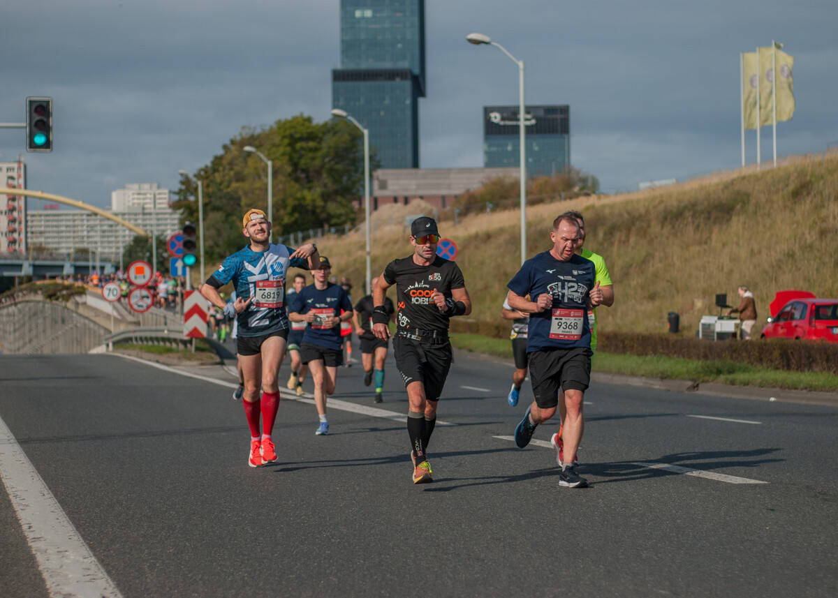 Silesia Półmaraton 2025 za nami. Pogoda i frekwencja dopisały wzorowo - na trasie pojawiły się tysiące zawodników.