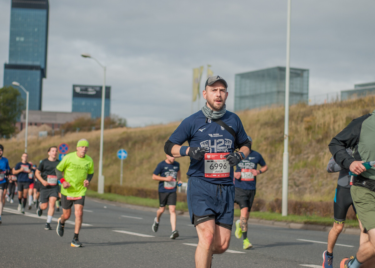 Silesia Półmaraton 2025 za nami. Pogoda i frekwencja dopisały wzorowo - na trasie pojawiły się tysiące zawodników.