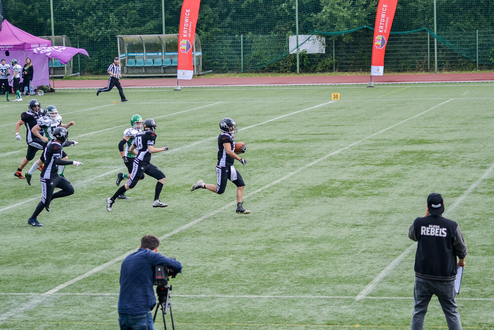 Football amerykański zdobywa u nas coraz większe uznanie, nie dziwił więc fakt, że na meczu Silesia Rebels vs Tytani Lublin trybuna była pełna.