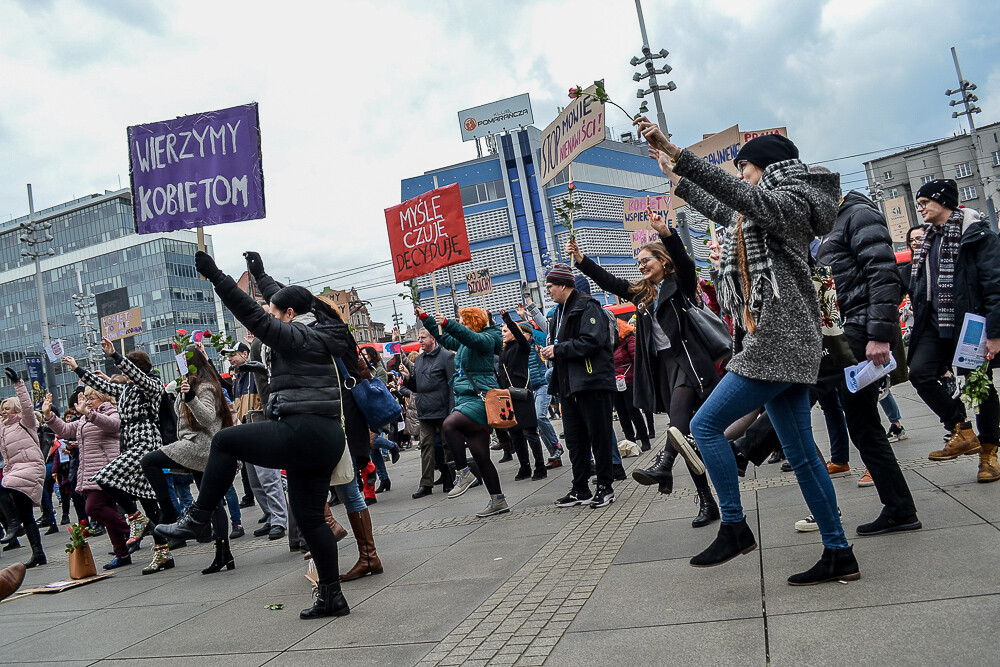 Około 150 osób pojawiło się 12. edycji  Śląskiej Manify, uczestnicy zebrali się na rynku by wysłuchać manifestu, przemówień oraz udać się w krótki marsz przez centrum miasta. Pokojowa manifestacja odbyła się bez żadnych komplikacji.