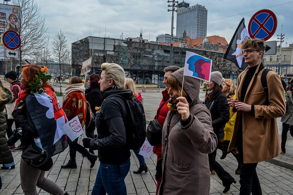 Około 150 osób pojawiło się 12. edycji  Śląskiej Manify, uczestnicy zebrali się na rynku by wysłuchać manifestu, przemówień oraz udać się w krótki marsz przez centrum miasta. Pokojowa manifestacja odbyła się bez żadnych komplikacji.