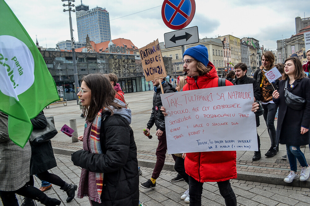 Około 150 osób pojawiło się 12. edycji  Śląskiej Manify, uczestnicy zebrali się na rynku by wysłuchać manifestu, przemówień oraz udać się w krótki marsz przez centrum miasta. Pokojowa manifestacja odbyła się bez żadnych komplikacji.