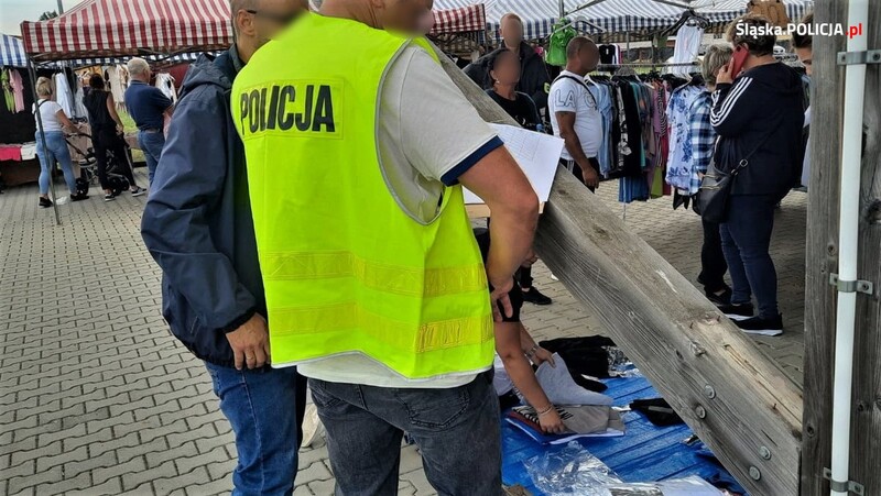 Śląska Policja przejęła podróbki światowych marek. Zarzuty usłyszało 5 obywateli Bułgarii!