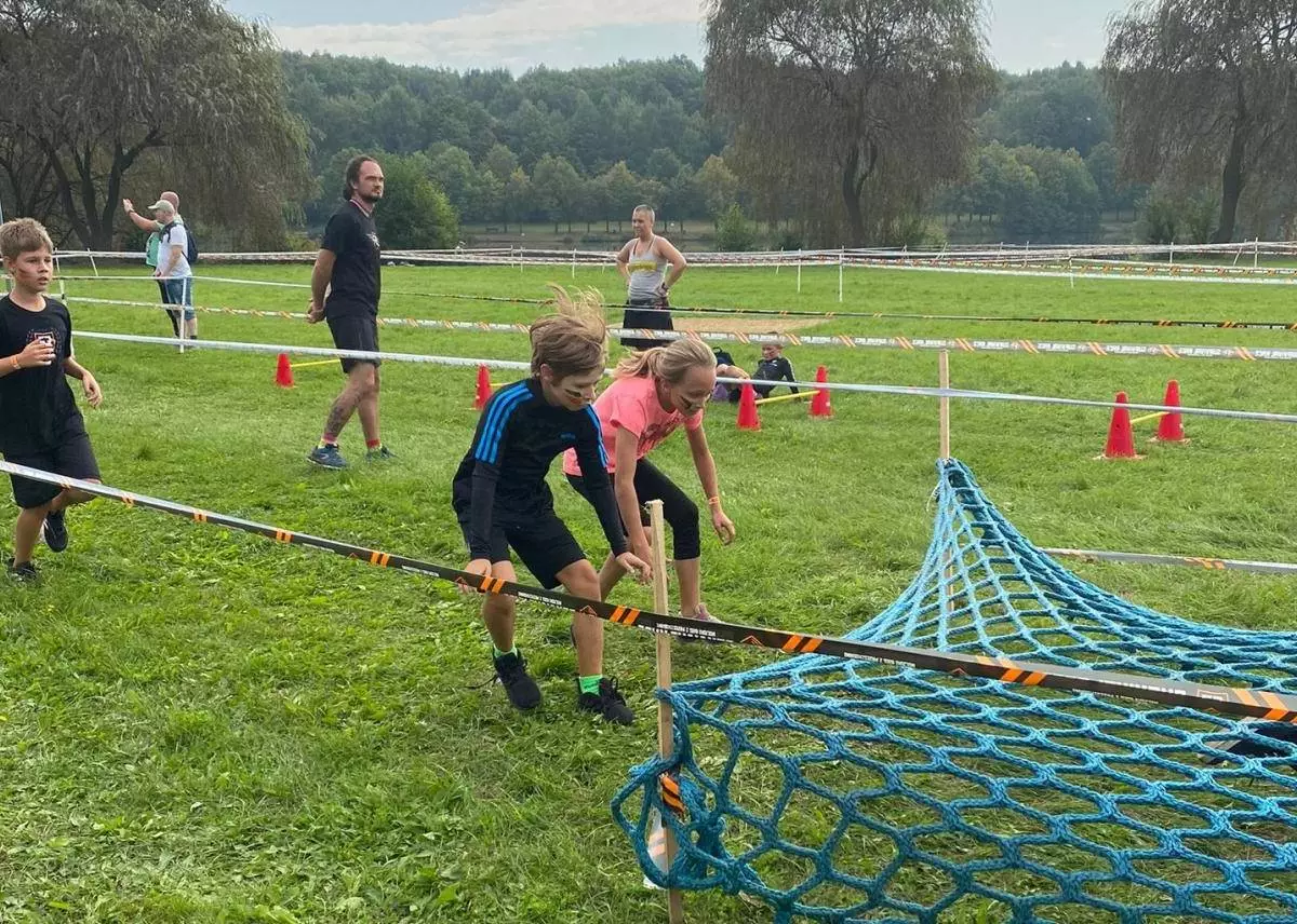 Najmłodsi poszukiwacze przygód mieli w ten weekend okazję sprawdzić swoje umiejętności podczas katowickiego biegu z przeszkodami dla dzieci – Survival Race Kids.