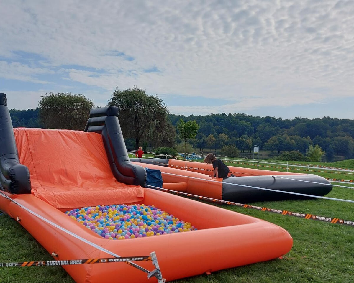 Najmłodsi poszukiwacze przygód mieli w ten weekend okazję sprawdzić swoje umiejętności podczas katowickiego biegu z przeszkodami dla dzieci – Survival Race Kids.