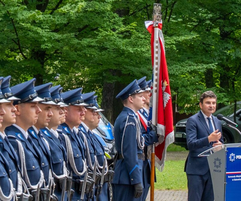 Święto Policji w Katowicach. Wzruszająca uroczystość i podziękowania dla funkcjonariuszy